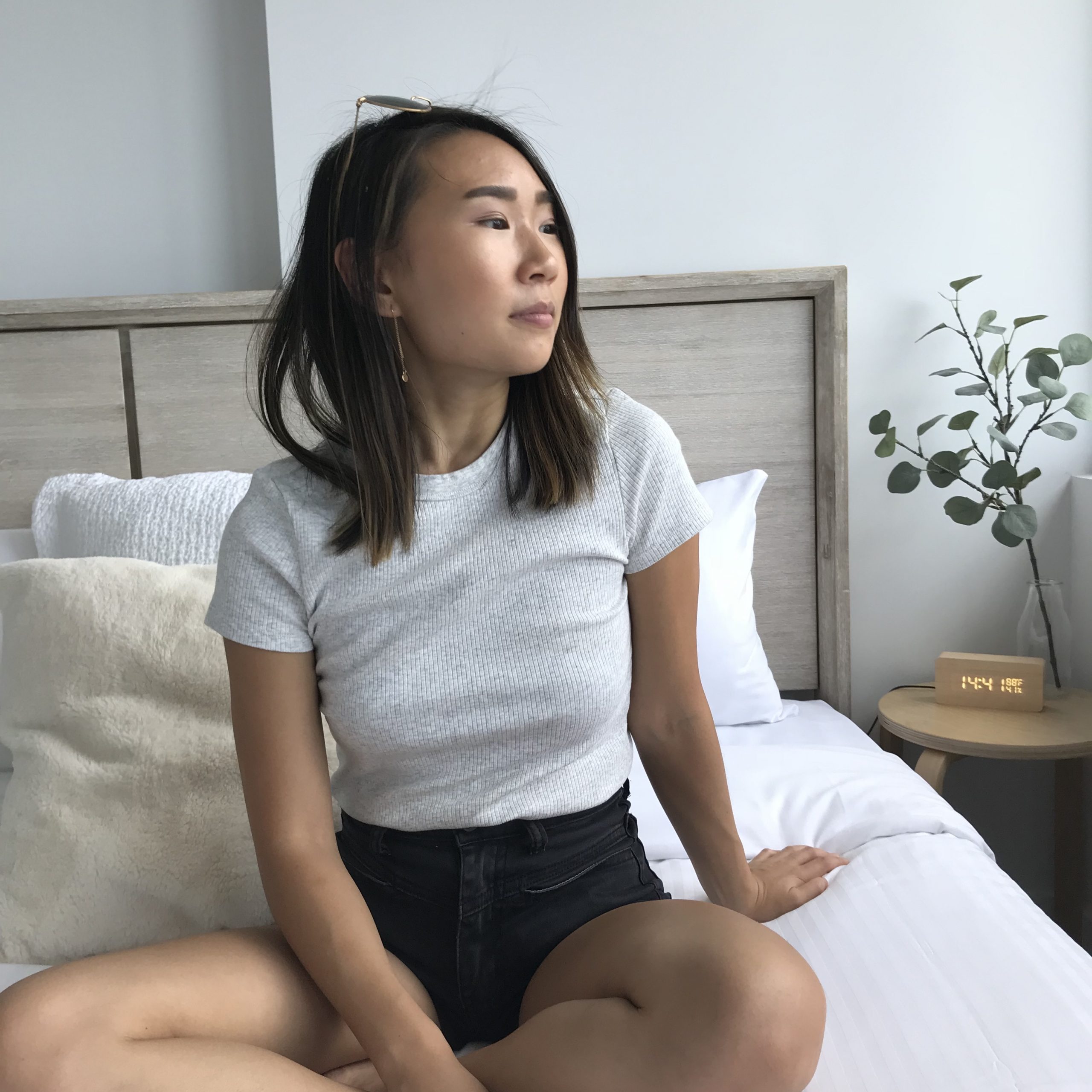 Kimberley-Wenya-Modern-Girl-Manifestation-Coach-College1