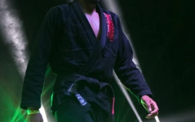 Kauan Barboza – Modern Lapel Guards Made Easy