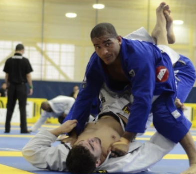 Vinicius Ferreira – The New School Closed Guard