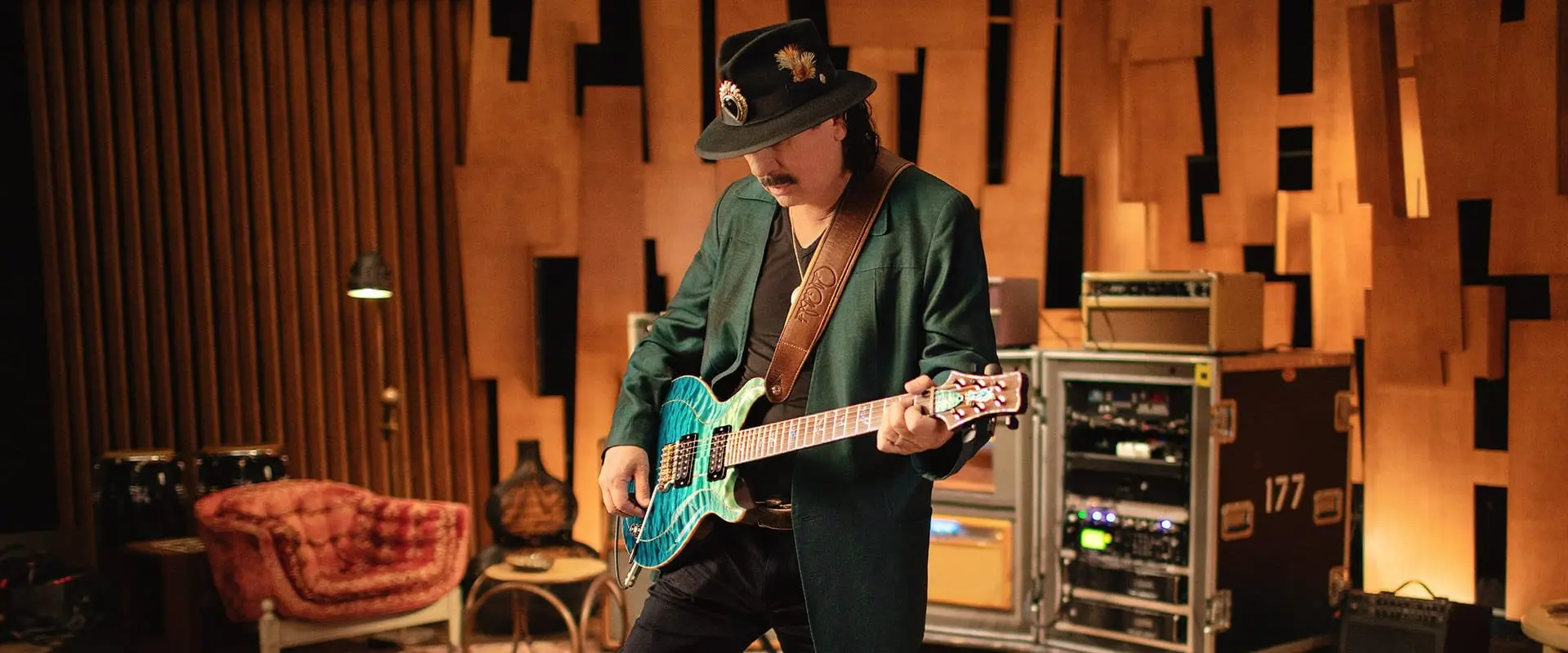 Carlos Santana - MasterClass - Teaches The Art and Soul of Guitar